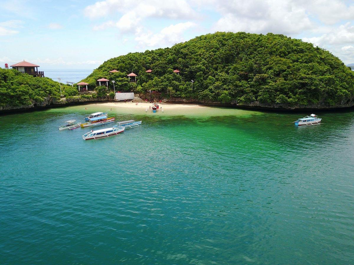 Alona'S Traditional Filipino Home Near 100 Islands Wharf Alaminos Exteriör bild